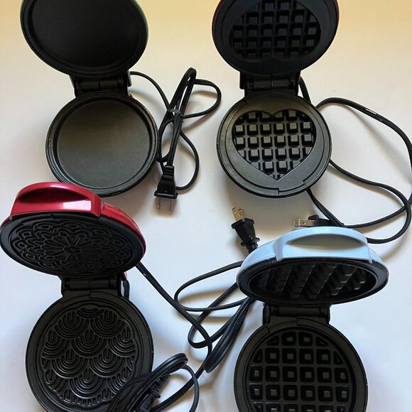 DASH MINI WAFFLE AND WAFFLE HEART SHAPED MAKER, MINI PIZZELLE MAKER and GRIDDLE - Picture 2 of 2